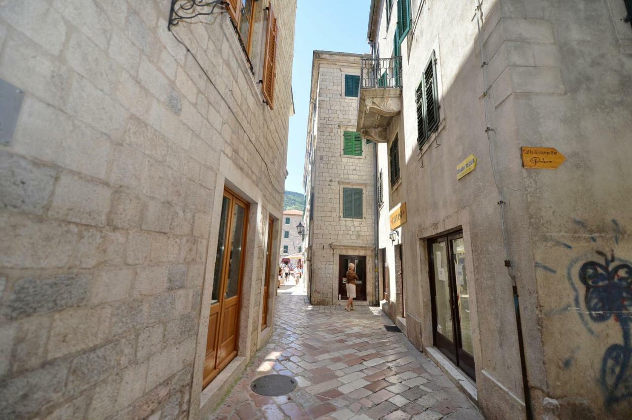 Apartmani Art Karampana Kotor Kültér fotó